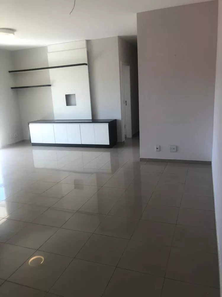 Apartamento à venda com 3 quartos, 110m² - Foto 3