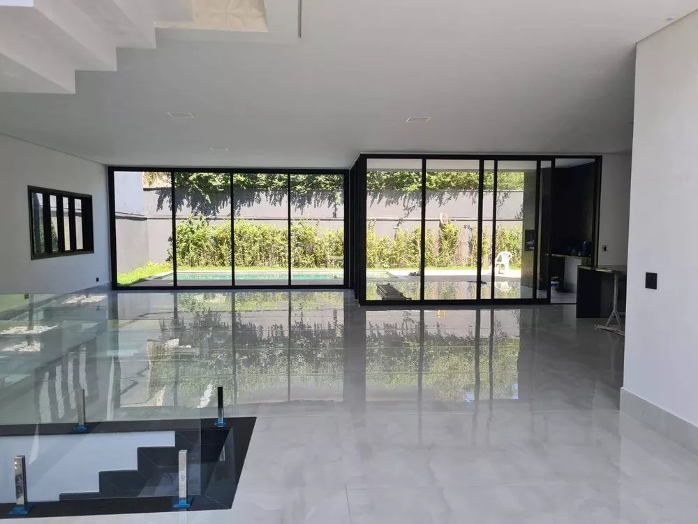 Casa à venda com 4 quartos, 555m² - Foto 2