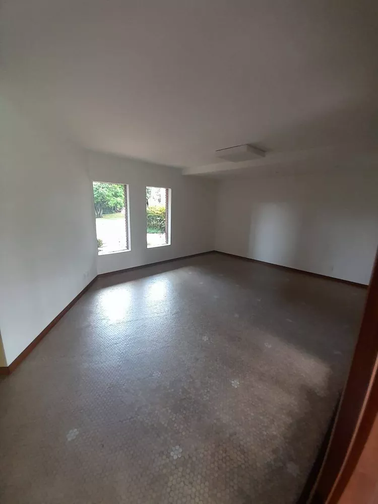 Casa à venda com 5 quartos, 600m² - Foto 3