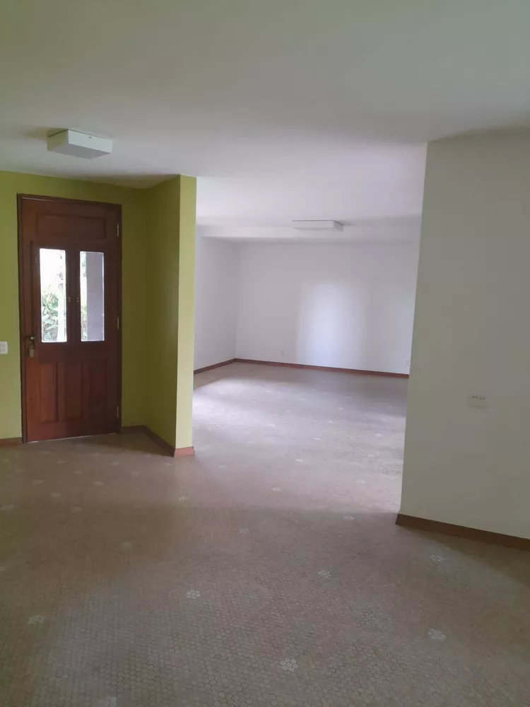 Casa à venda com 5 quartos, 600m² - Foto 2