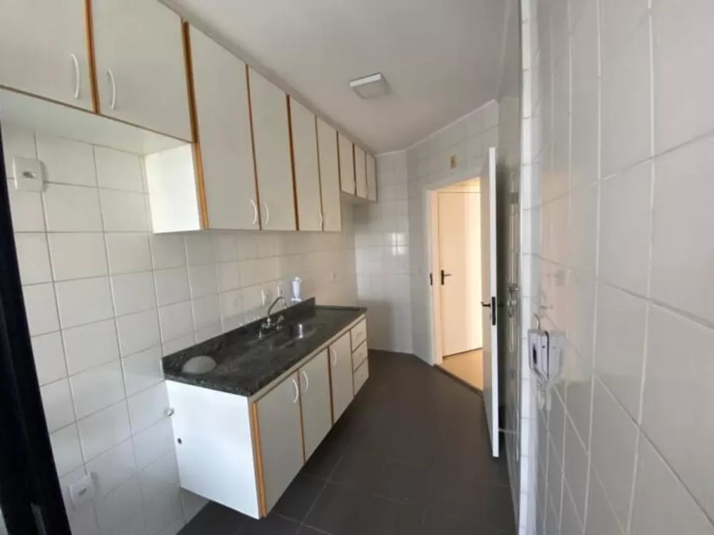 Apartamento para alugar com 3 quartos, 80m² - Foto 6