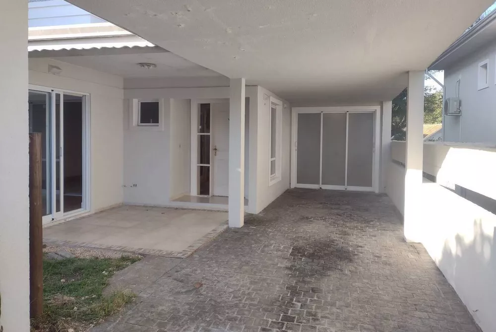 Casa à venda com 3 quartos, 205m² - Foto 2