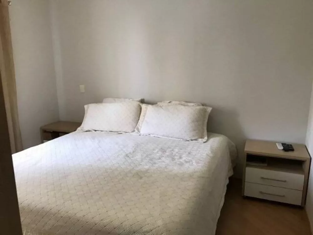 Apartamento à venda com 2 quartos, 62m² - Foto 2