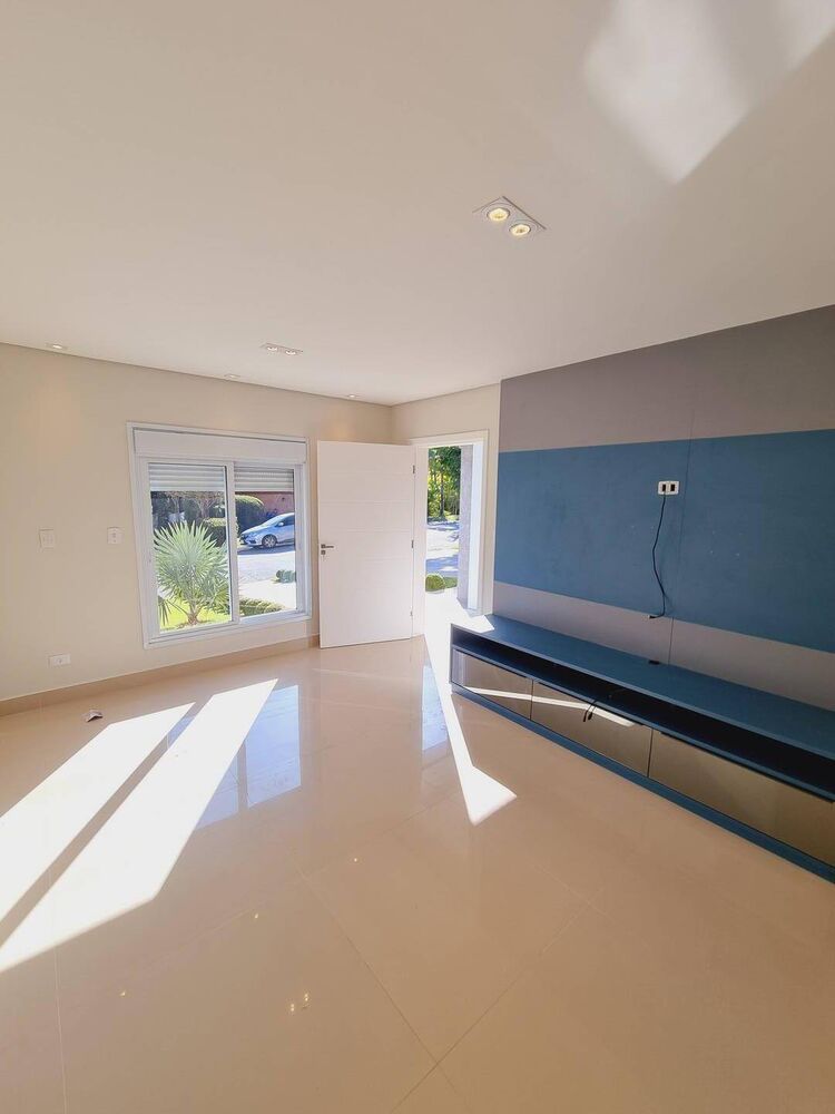 Casa à venda e aluguel com 3 quartos, 400m² - Foto 1