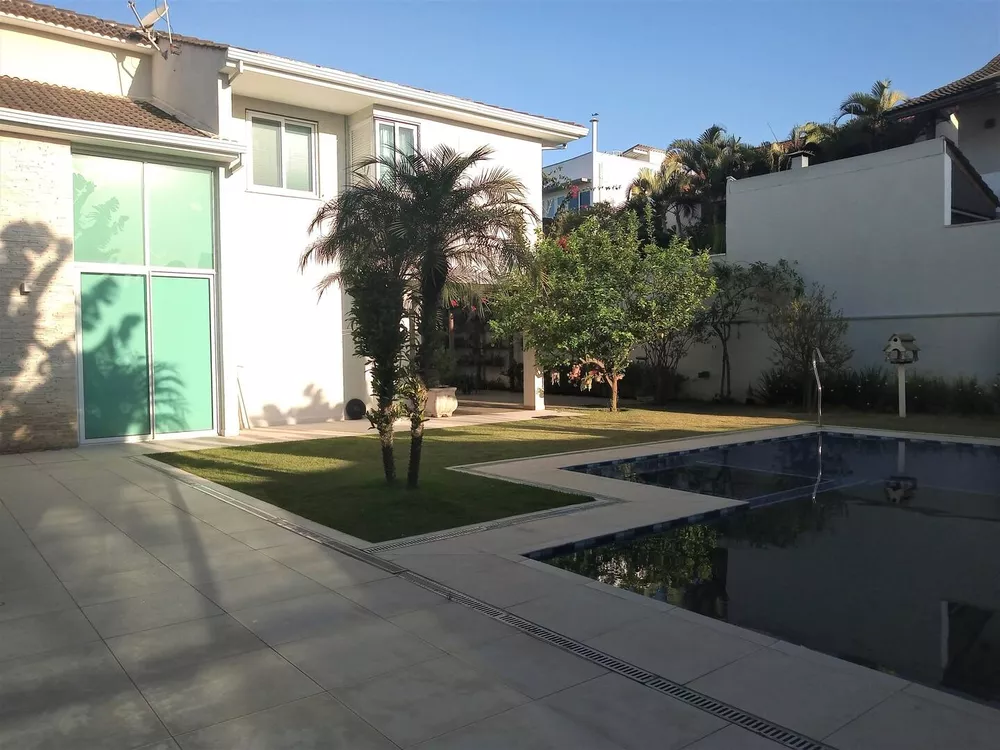 Casa à venda com 4 quartos, 720m² - Foto 2