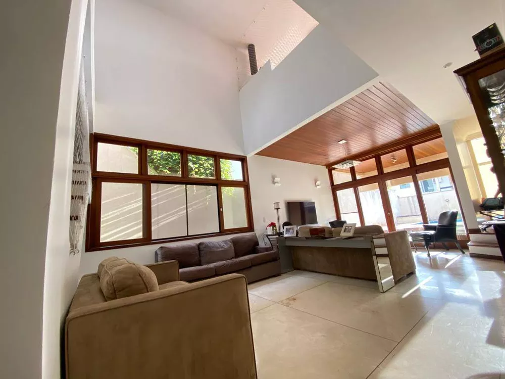 Casa à venda com 4 quartos, 360m² - Foto 4