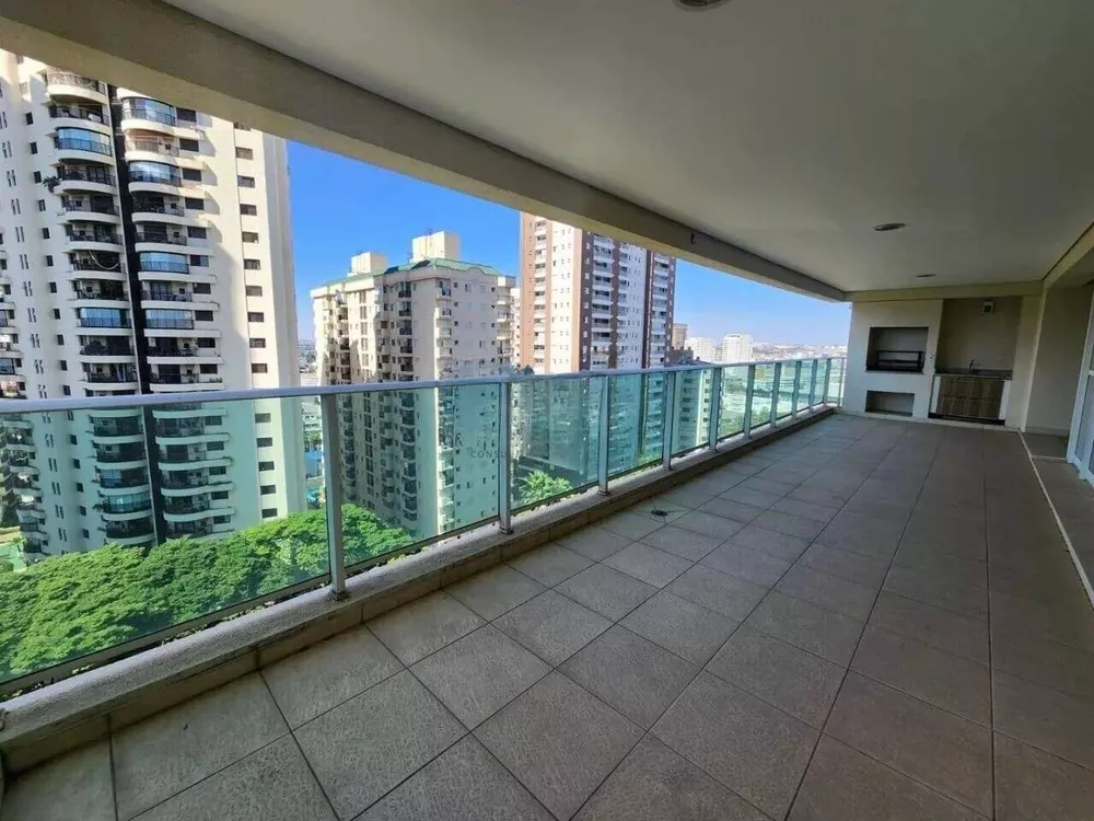 Apartamento à venda com 3 quartos, 212m² - Foto 1