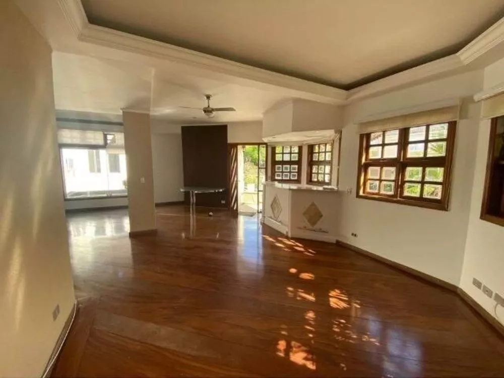 Casa à venda com 4 quartos, 520m² - Foto 2