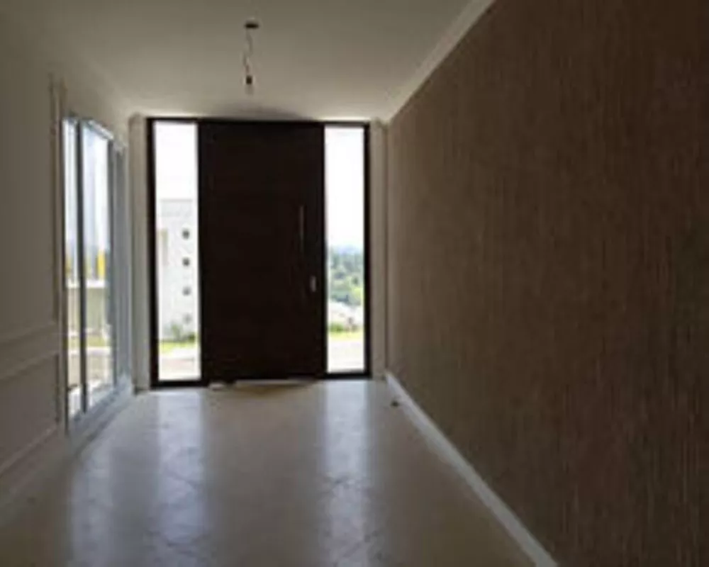 Casa à venda com 3 quartos, 303m² - Foto 2