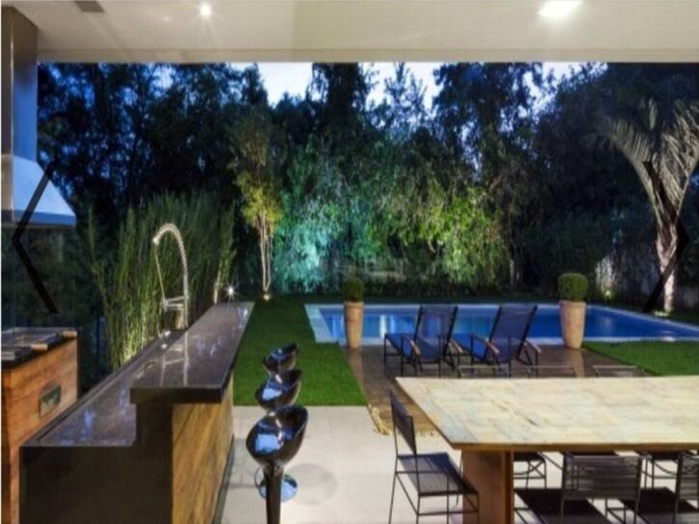Casa à venda com 5 quartos, 620m² - Foto 2