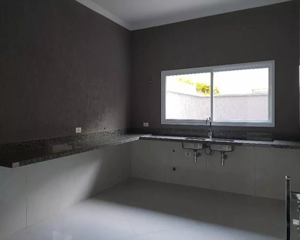 Casa à venda com 3 quartos, 303m² - Foto 5