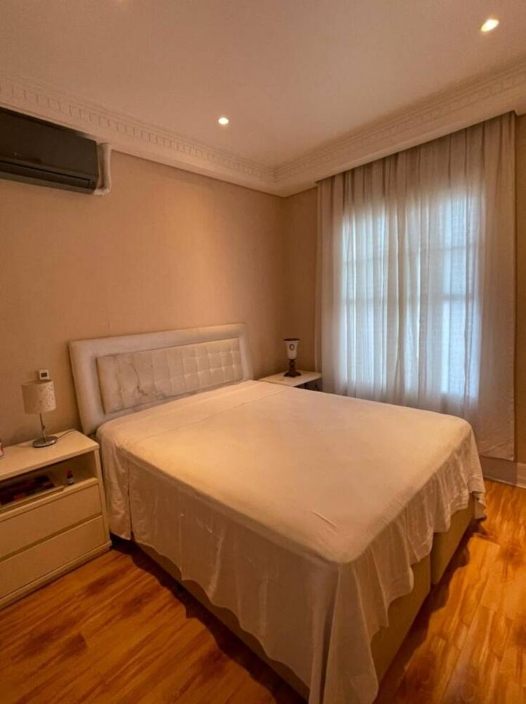 Casa à venda e aluguel com 5 quartos, 750m² - Foto 1