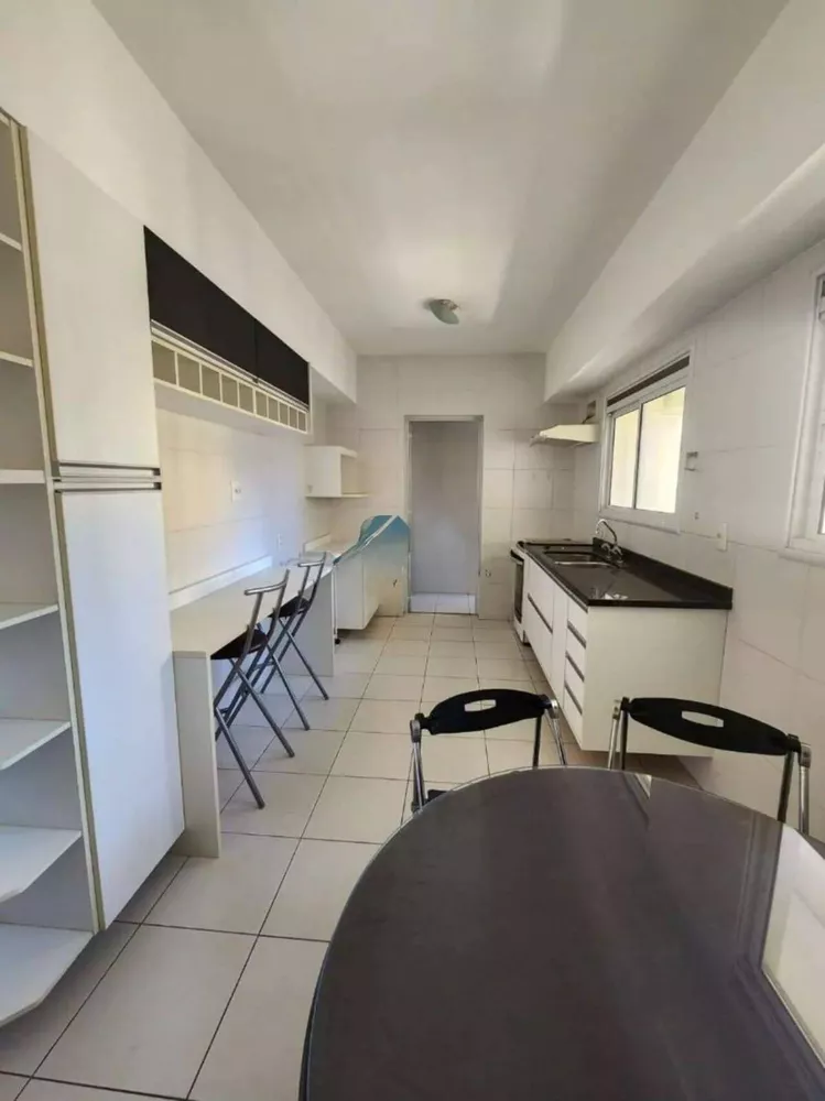 Apartamento à venda com 3 quartos, 212m² - Foto 4