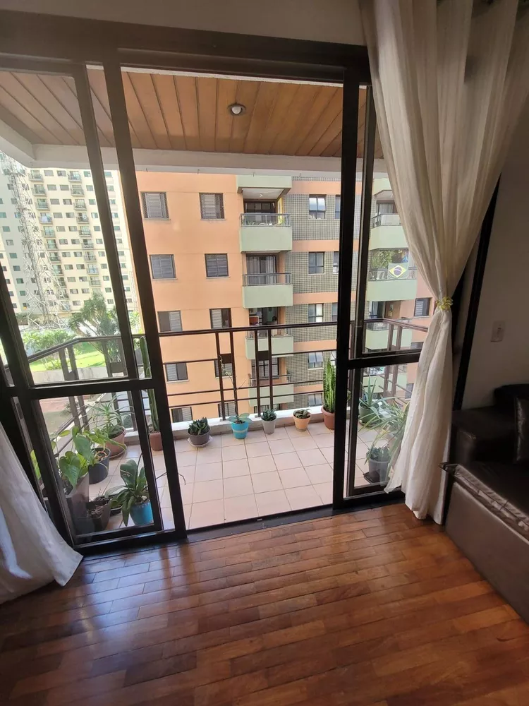 Apartamento à venda com 3 quartos, 80m² - Foto 1