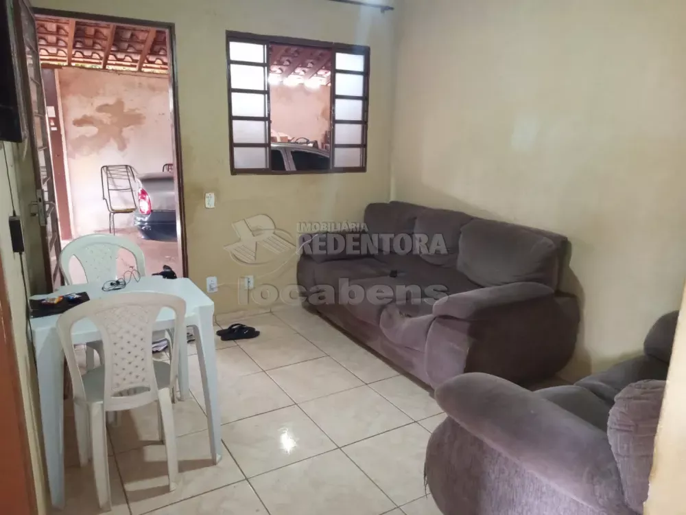 Casa à venda com 2 quartos, 60m² - Foto 2