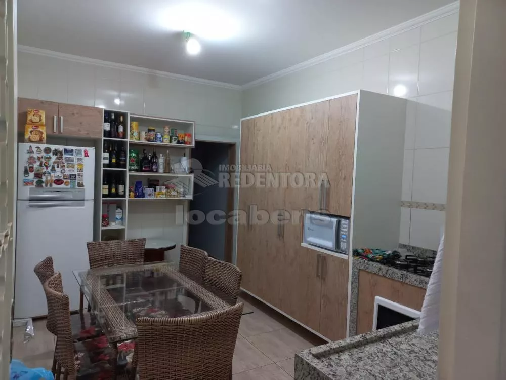 Casa à venda com 3 quartos, 69m² - Foto 1