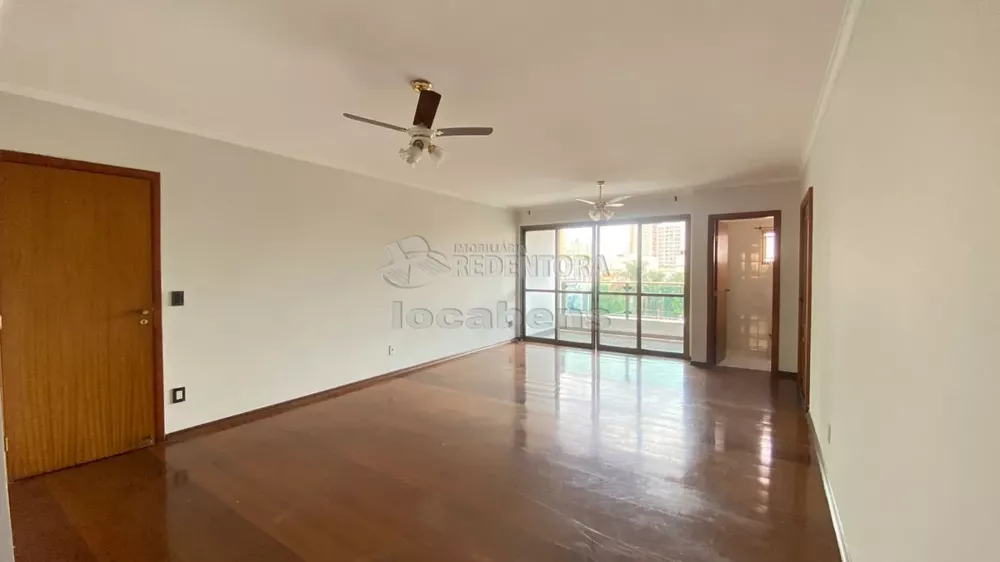 Apartamento à venda com 3 quartos, 214m² - Foto 2