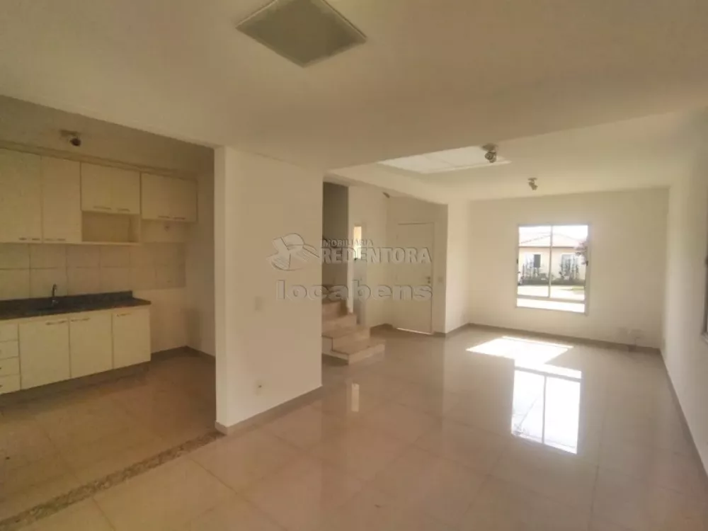 Casa de Condomínio para alugar com 4 quartos, 125m² - Foto 2