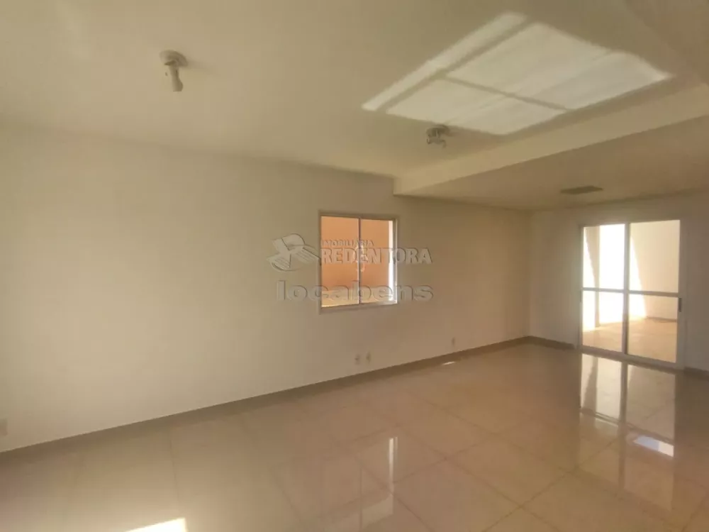 Casa de Condomínio para alugar com 4 quartos, 125m² - Foto 3