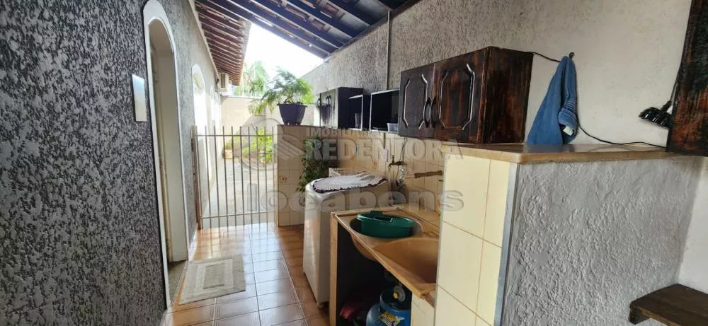 Casa à venda com 4 quartos, 200m² - Foto 3