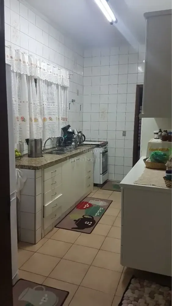 Casa, 4 quartos, 218 m² - Foto 2
