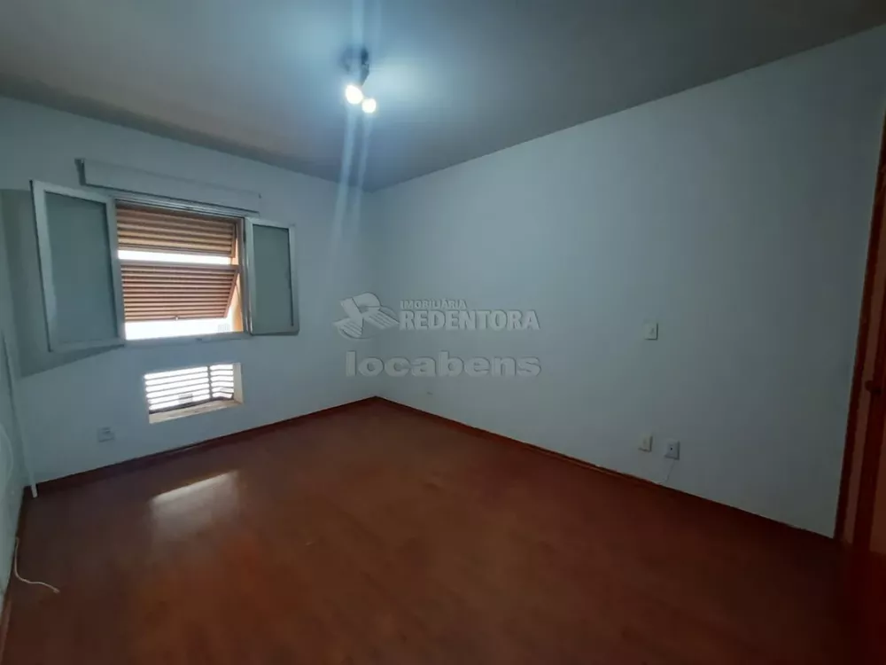 Apartamento para alugar com 4 quartos, 145m² - Foto 4