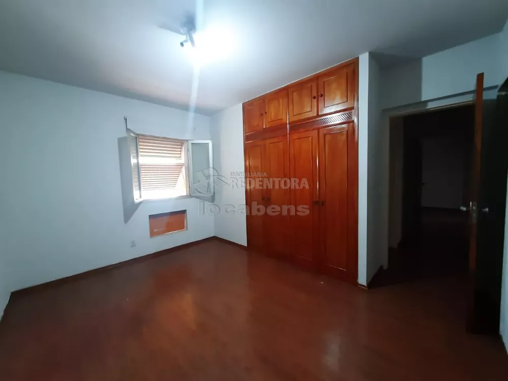 Apartamento para alugar com 4 quartos, 145m² - Foto 8