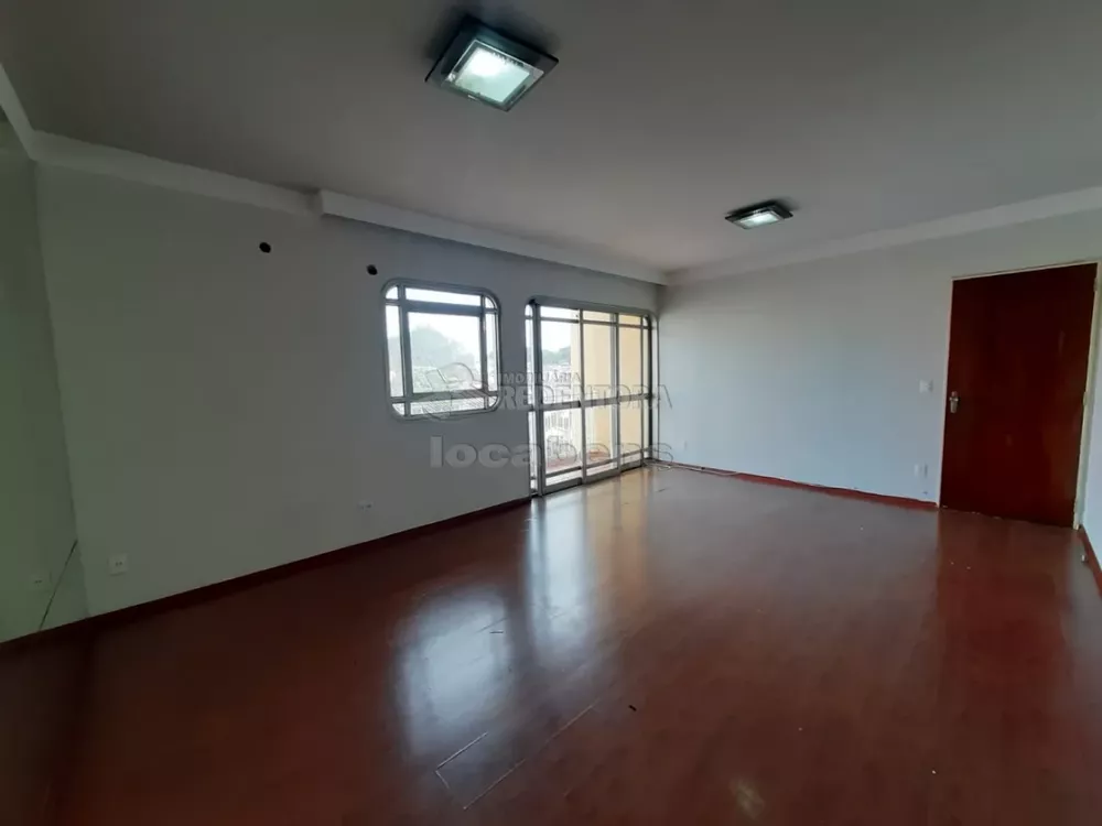 Apartamento para alugar com 4 quartos, 145m² - Foto 2