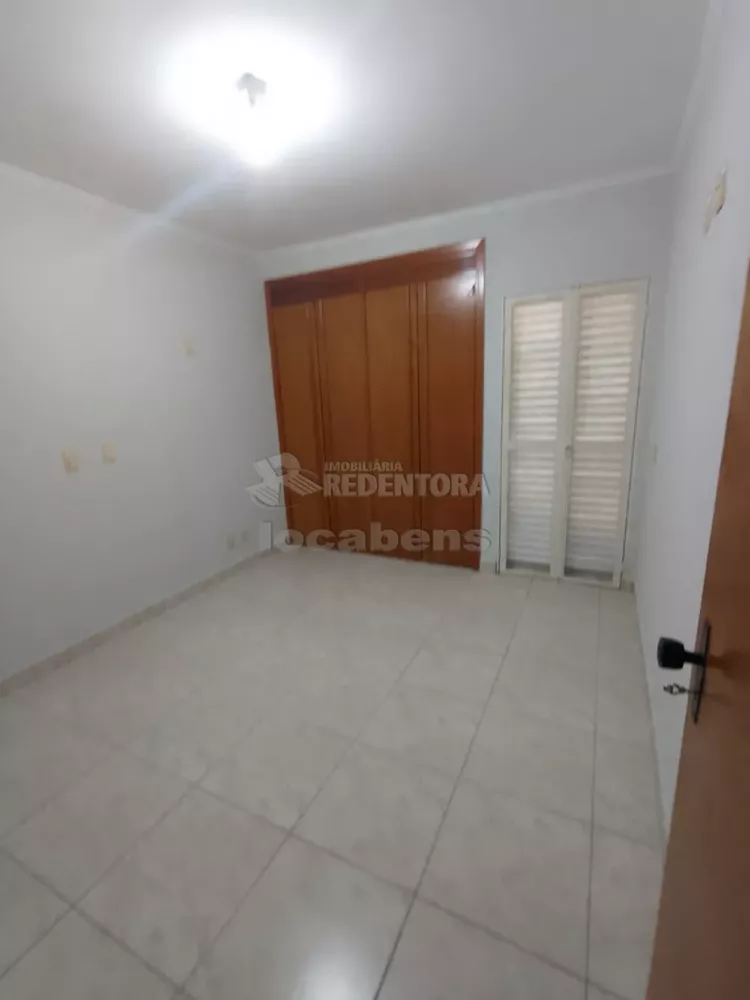 Apartamento à venda com 3 quartos, 130m² - Foto 1