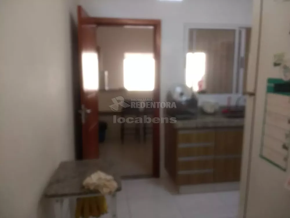 Casa à venda com 3 quartos, 242m² - Foto 1
