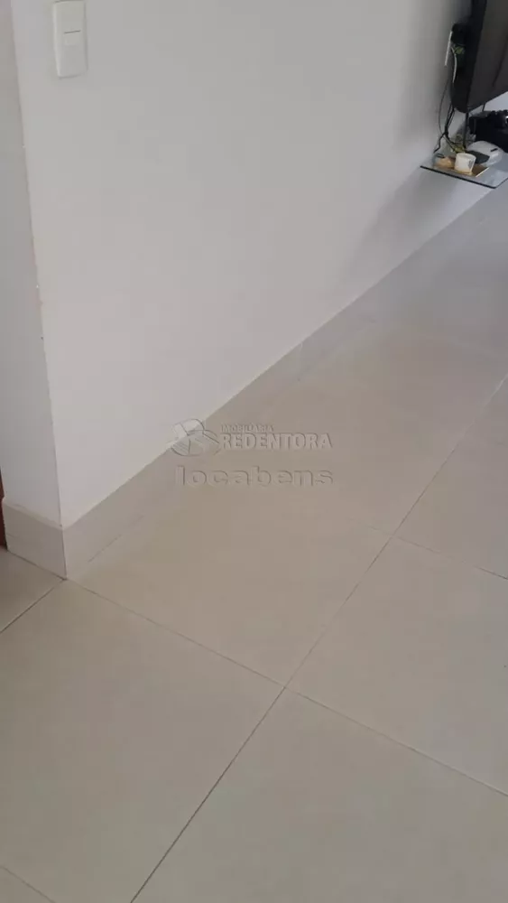 Casa à venda com 2 quartos, 60m² - Foto 2