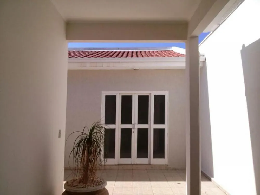 Casa, 3 quartos, 244 m² - Foto 1