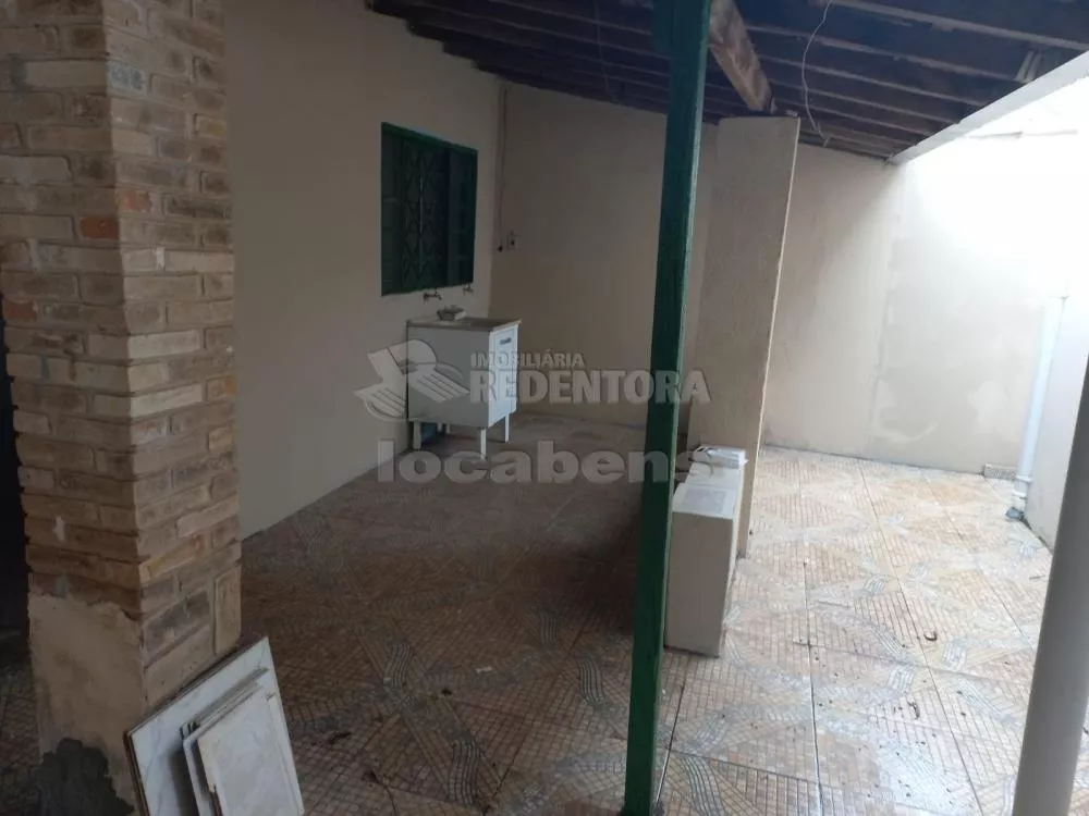 Casa à venda com 3 quartos, 240m² - Foto 2