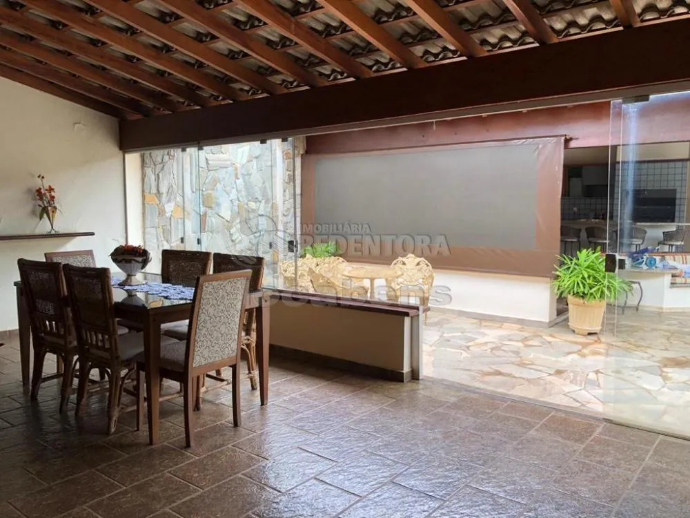 Sobrado, 4 quartos, 340 m² - Foto 1