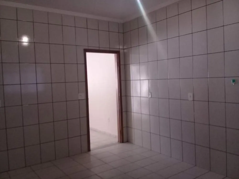 Casa, 3 quartos, 200 m² - Foto 2