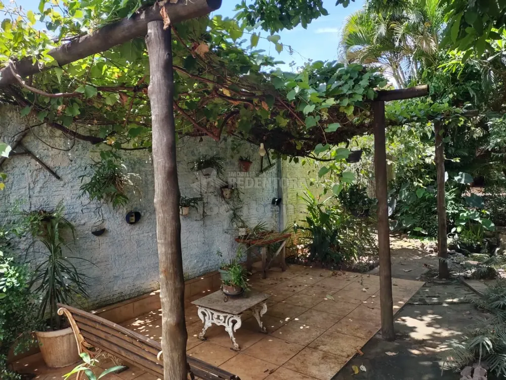 Chácara, 3 quartos, 1079 m² - Foto 1