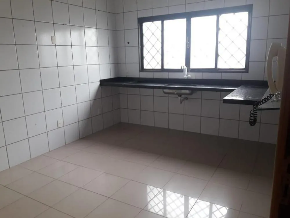 Casa, 3 quartos, 277 m² - Foto 2