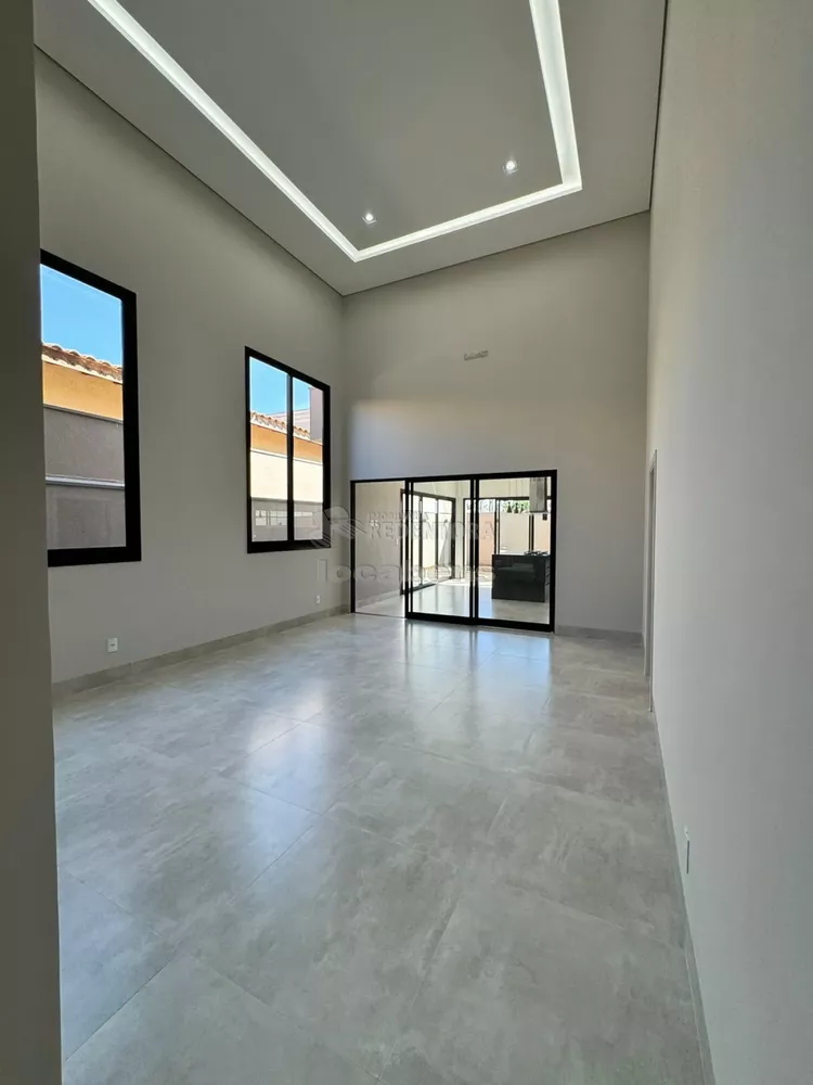 Casa de Condomínio à venda com 3 quartos, 215m² - Foto 1