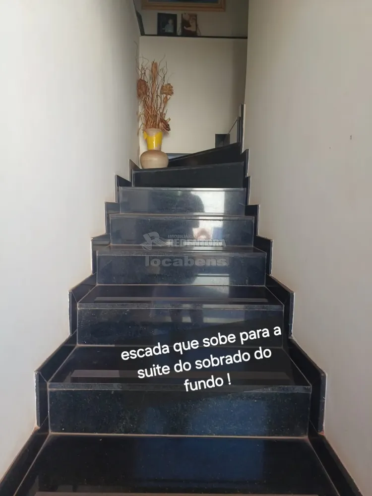 Sobrado, 3 quartos, 258 m² - Foto 2