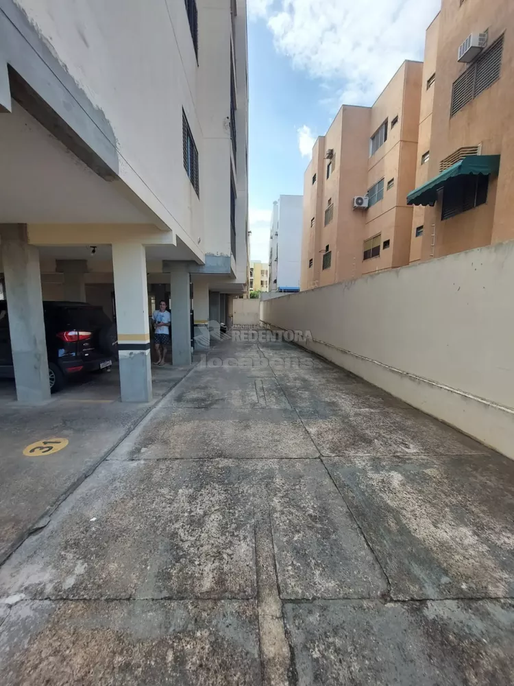 Apartamento à venda com 3 quartos, 84m² - Foto 2