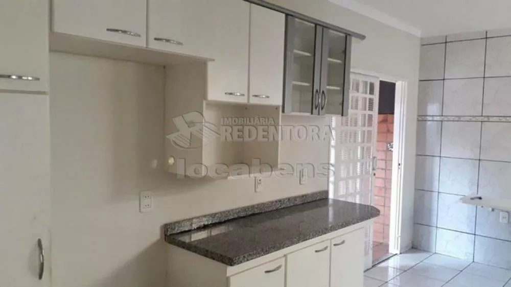 Casa à venda com 3 quartos, 150m² - Foto 2