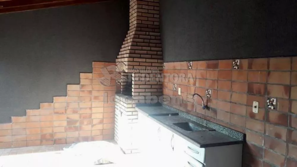 Casa à venda com 3 quartos, 150m² - Foto 1