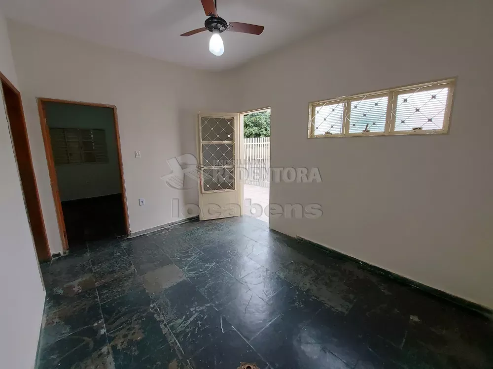 Casa para alugar com 3 quartos, 68m² - Foto 2