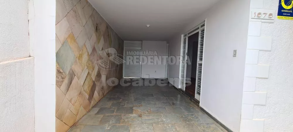 Prédio Inteiro para alugar com 3 quartos, 200m² - Foto 2