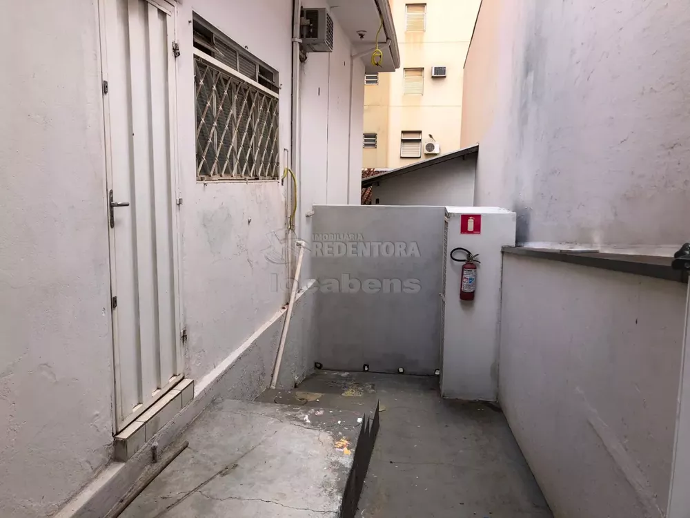 Prédio Inteiro para alugar com 3 quartos, 250m² - Foto 4