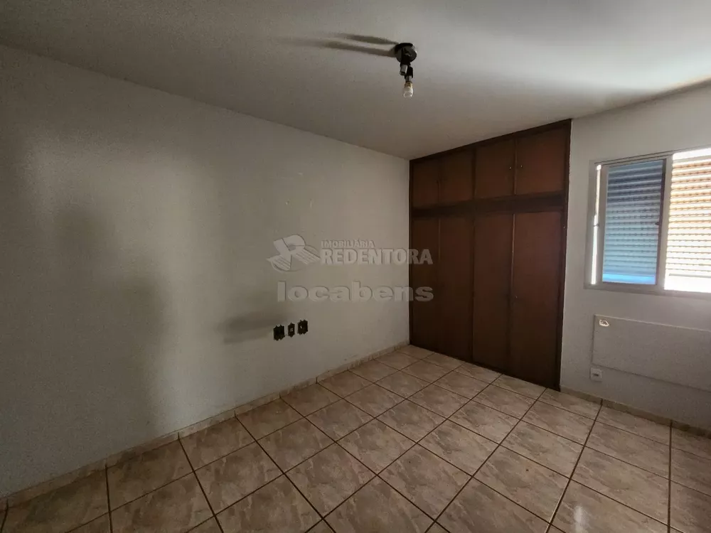 Apartamento para alugar com 3 quartos, 130m² - Foto 8