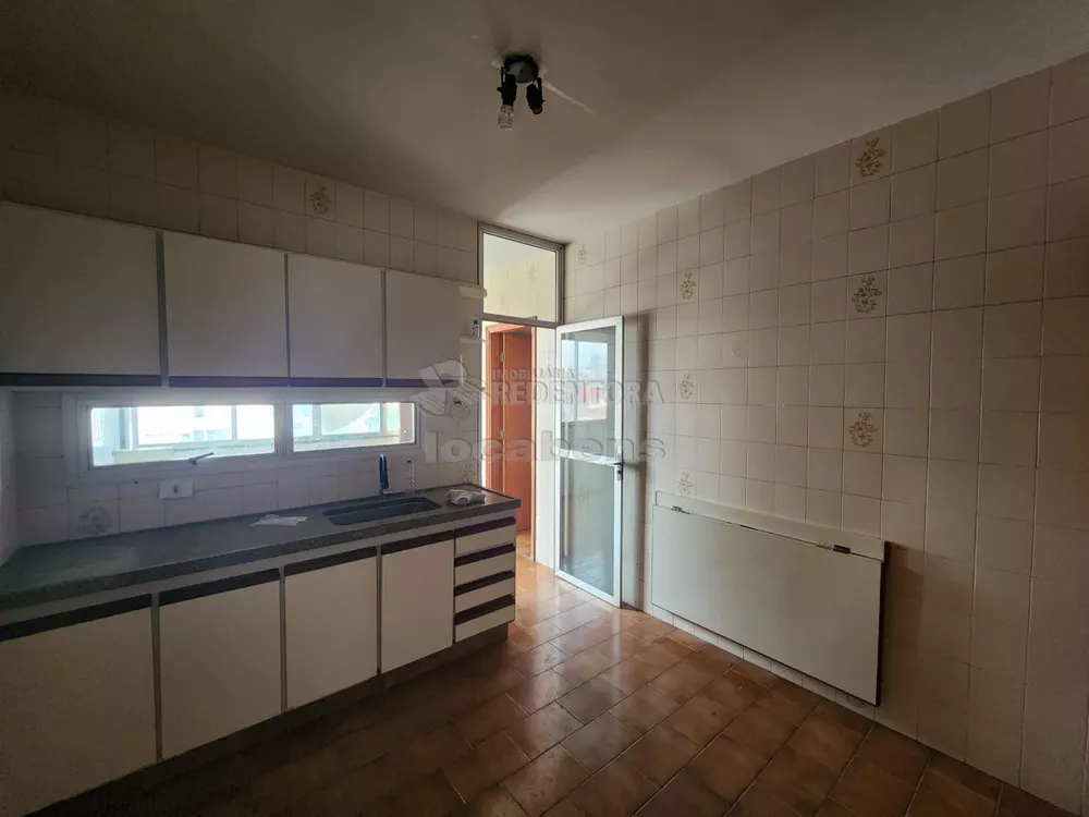 Apartamento para alugar com 3 quartos, 130m² - Foto 3