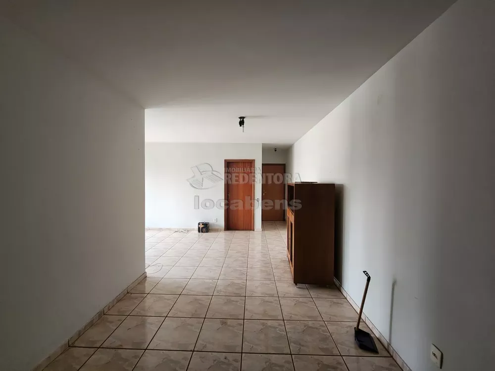 Apartamento para alugar com 3 quartos, 130m² - Foto 2