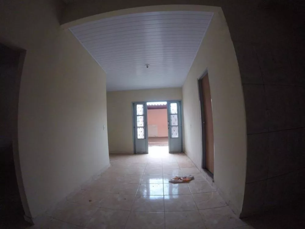 Casa à venda com 3 quartos, 200m² - Foto 1