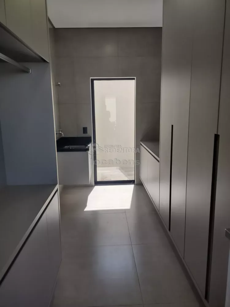 Casa de Condomínio à venda com 3 quartos, 220m² - Foto 2